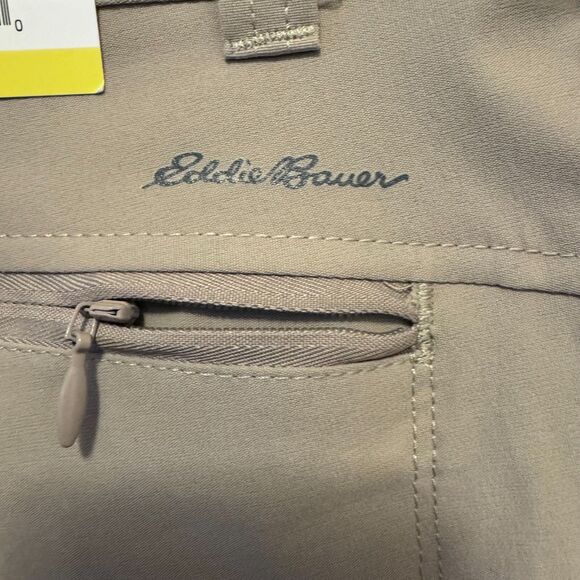 Eddie Bauer Womens Size 6 Brown Shorts Roll Hem Bermuda Lightweight Adjustable - Picture 7 of 11